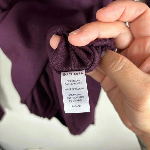 Athleta Cloudlight Relaxed Fit Top sz L in burgundy / maroon color - Picture 4 of 11